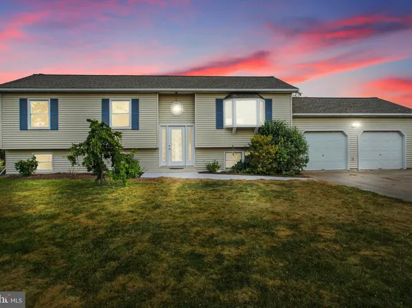 111 Crest View Dr, East Berlin, PA 17316