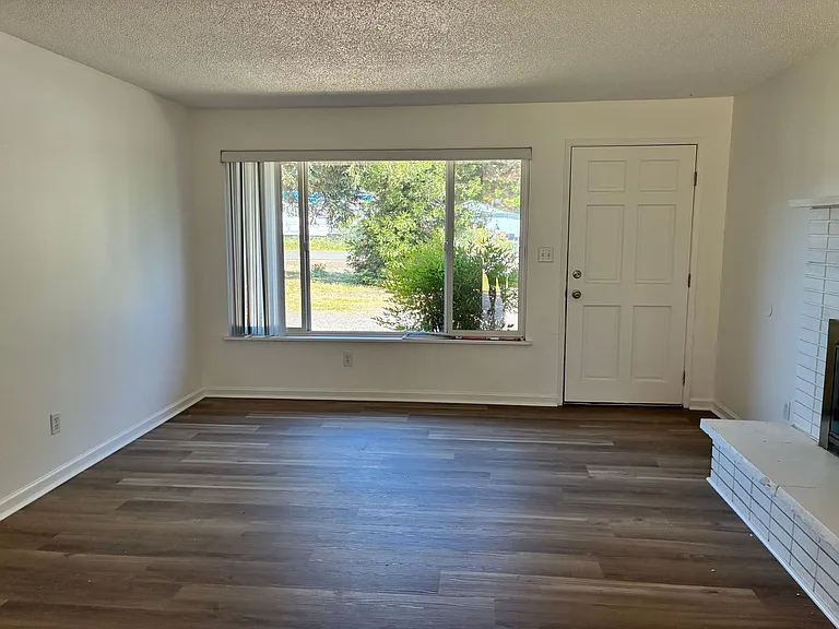 2417 Happy Valley Dr — Photo 5