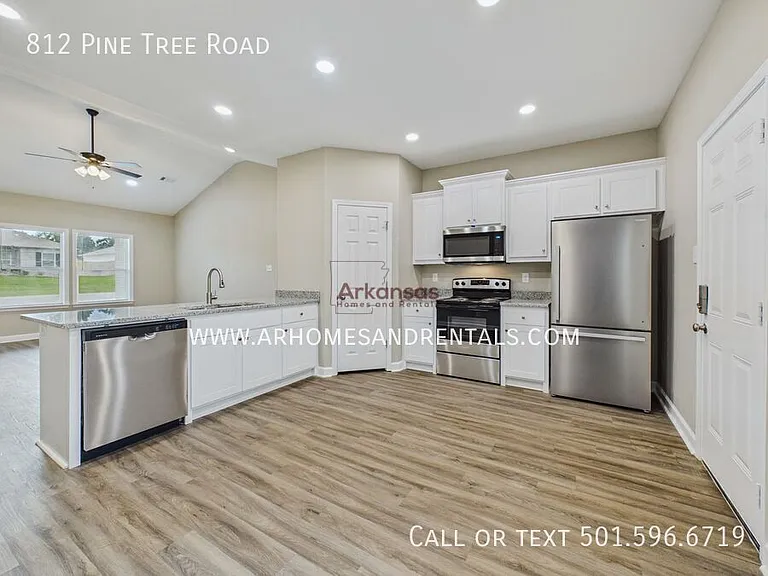 812 Pine Tree Rd — Photo 5