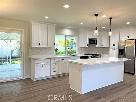 3 bed, 1415 sqft, $5,650 — Photo 2