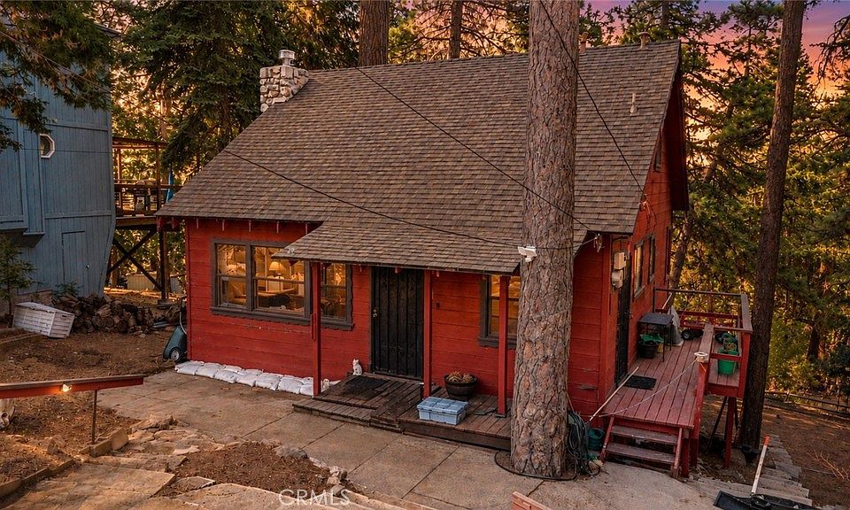 1st image of 964 Chateau Dr