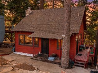 964 Chateau Dr, Crestline, CA 92325