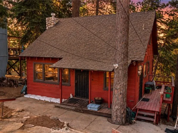 964 Chateau Dr, Crestline, CA 92325
