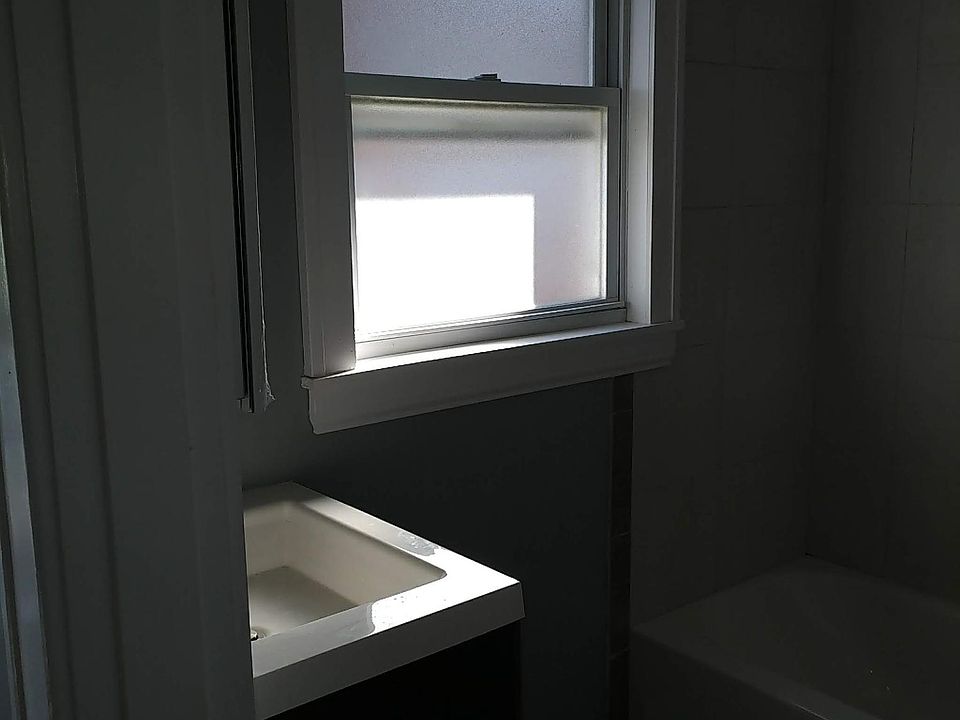 1st image of 1901 Mentor Ave #2