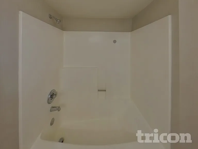 1628 E Saint Anne Ave — Photo 17