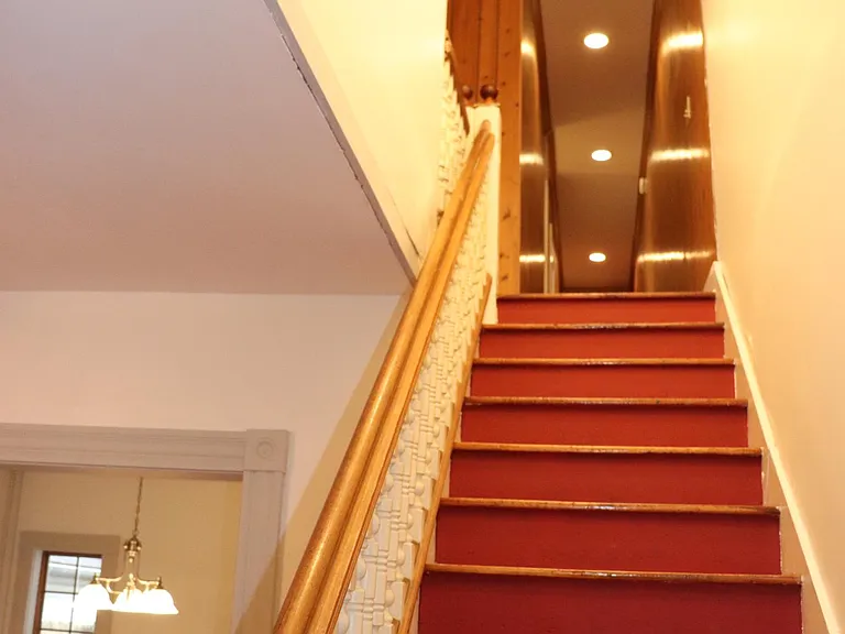 stairs/2nd floor hall