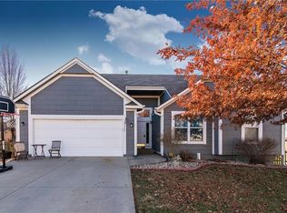 705 W Edgewood Dr, Edgerton, KS 66021