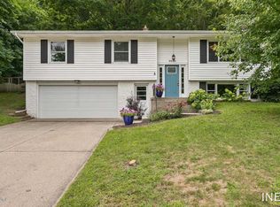 2626 Wabash Dr NE, Grand Rapids, MI