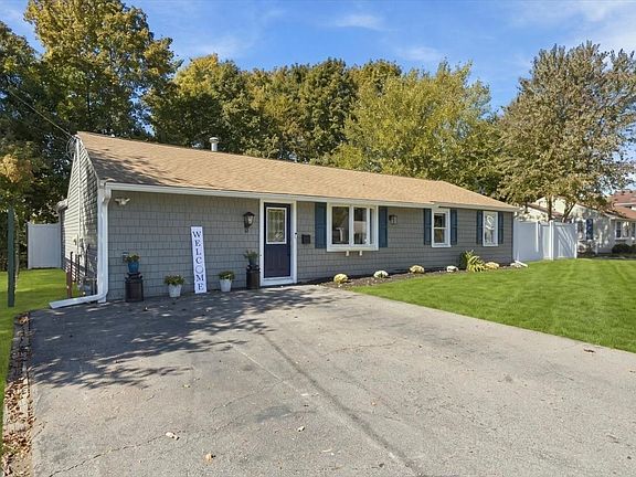 2nd image of 17 Lake St