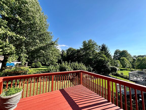 4th image of 815 W Boxborough Dr