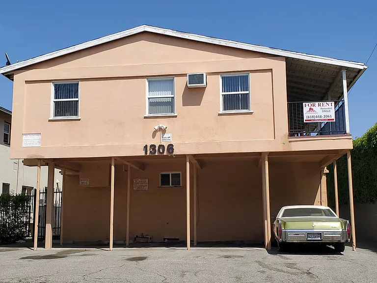 1306 N Las Palmas Ave #2 — Photo 8