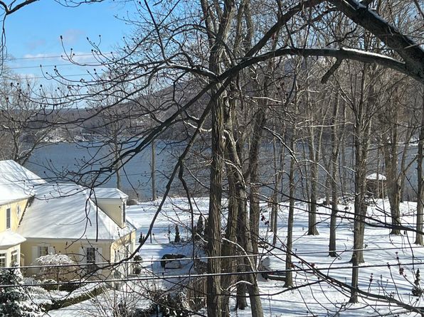 206 Bay View Ave APT 2