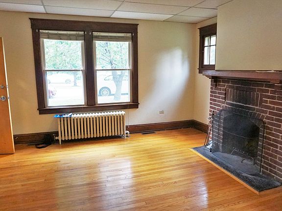 3rd image of 1909 Jefferson Park Ave #1