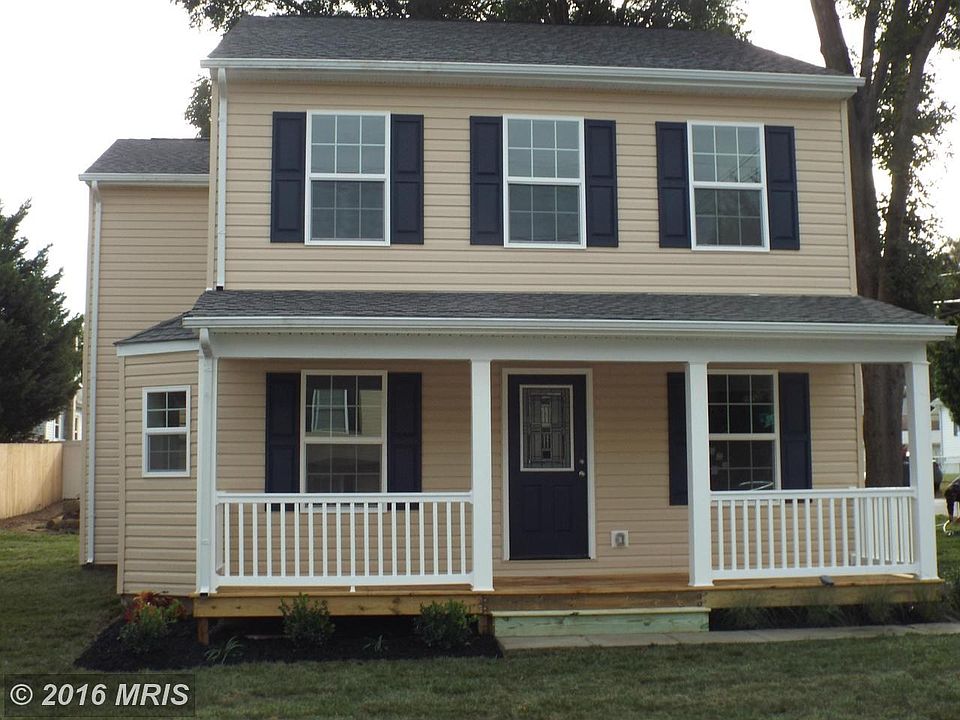 Beautifully Stated Beach Area Colonial