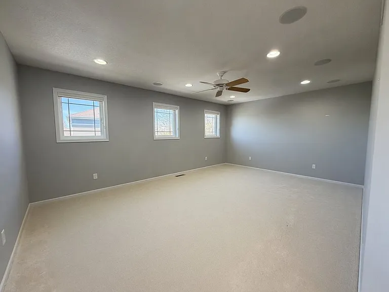 1443 Bethesda Cir — Photo 33
