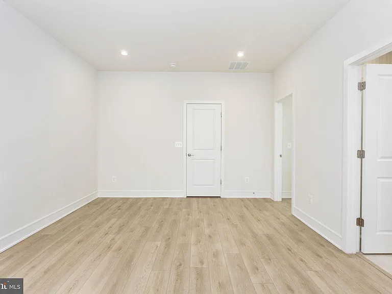 42086 Picasso Sq — Photo 27
