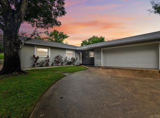 810 Lake Forest Rd, Clearwater, FL 33765