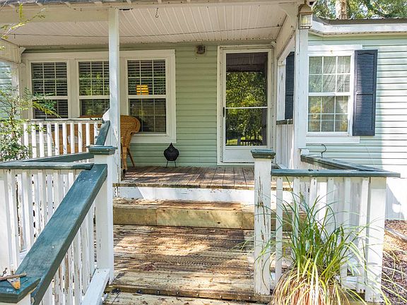 3rd image of 5684 SW Ichetucknee Ave