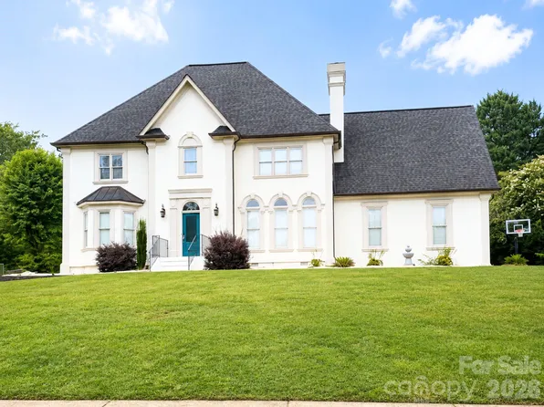 4215 3rd St NW, Hickory, NC 28601