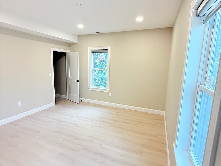 231 Highland Ave #4 — Photo 9