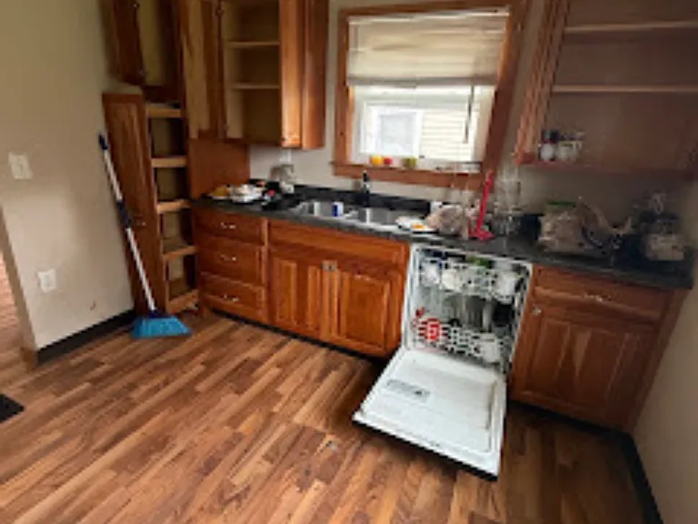 2150 E Clay St — Photo 7