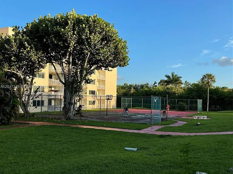 6950 Miami Gardens Dr #2-312A — Photo 17