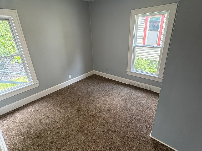 108 E Walnut St — Photo 7