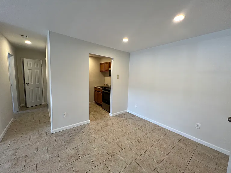 244 West St #A5 — Photo 3