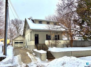 702 W 19th St, Sioux Falls, SD 57105