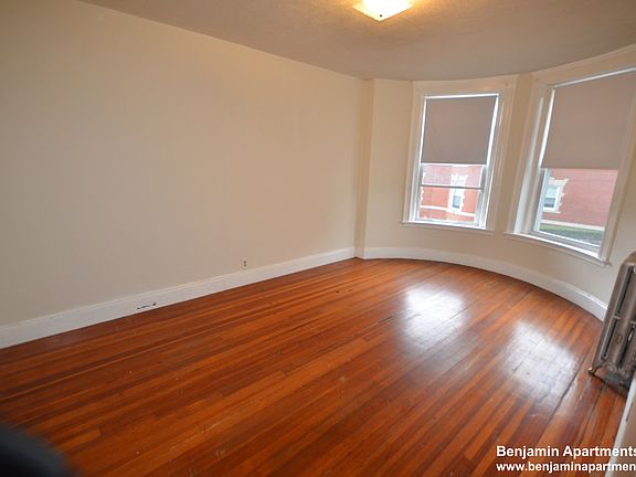3rd image of 11 Mount Hood Rd #8
