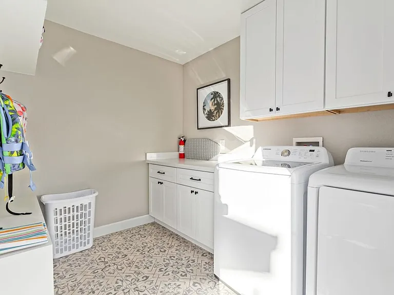Laundry Room Cabinet