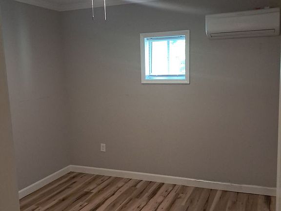 3rd image of 909 Washington St #985970BC6