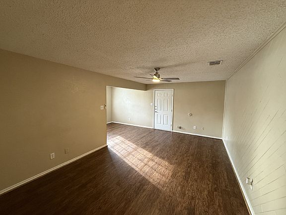 4th image of 611 W Gilmer St APT B