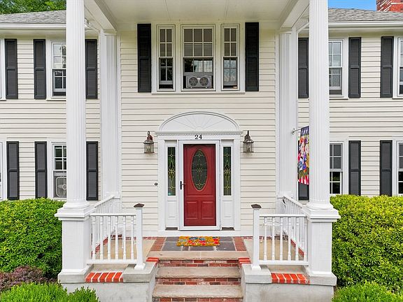 3rd image of 24 Crossbow Ln