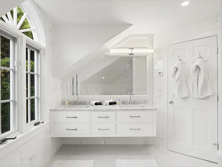 2 Drew Ln — Photo 16
