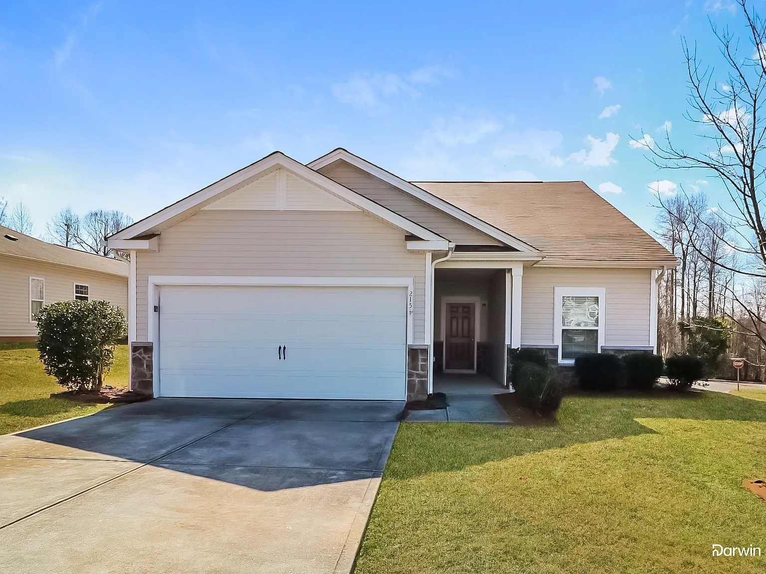 3 bed, 2.0 bath, 1395 sqft, $1,725 — Photo 1