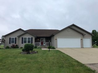 4 Bradford Hls, Sullivan, IL 61951