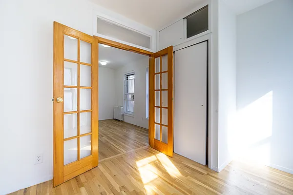 Rented by City Connections Realty | media 16