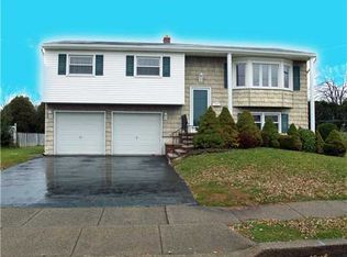 136 Willow St, Port Reading, NJ 07064