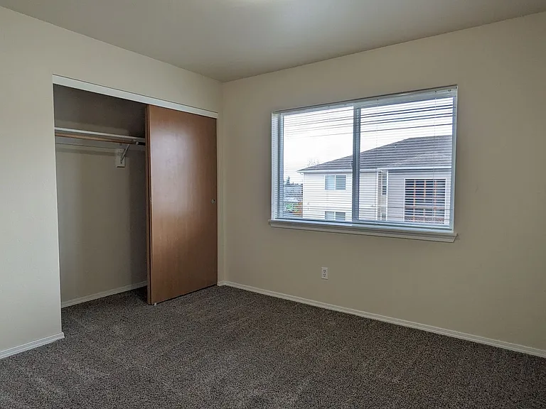 Wellesley Park Apartments — Photo 77