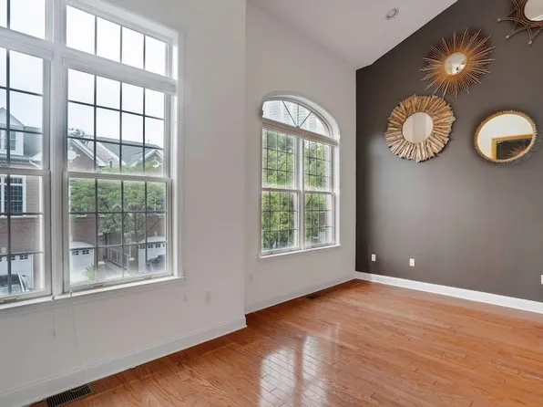 100 Abbie Court image 3 of 41