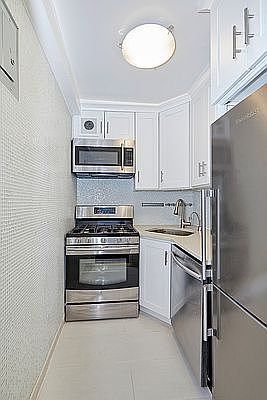 5th image of 330 E 49th St APT 5A