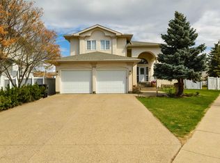 11304 9th Ave NW, Edmonton, AB T6J 6W4