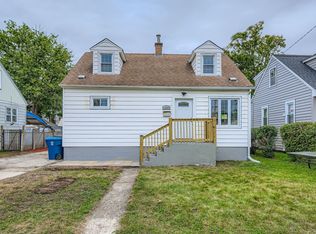 14827 Kenneth Ave, Midlothian, IL 60445