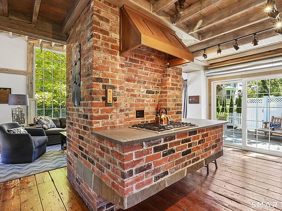4th image of 36 Catoonah Street #16