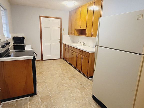 4th image of 637 Stiles Ave