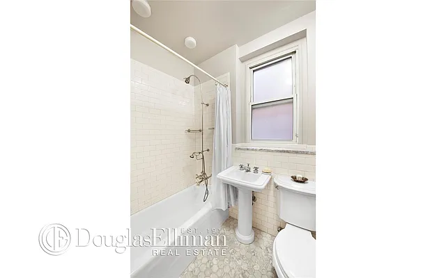 Sold by Douglas Elliman | media 14