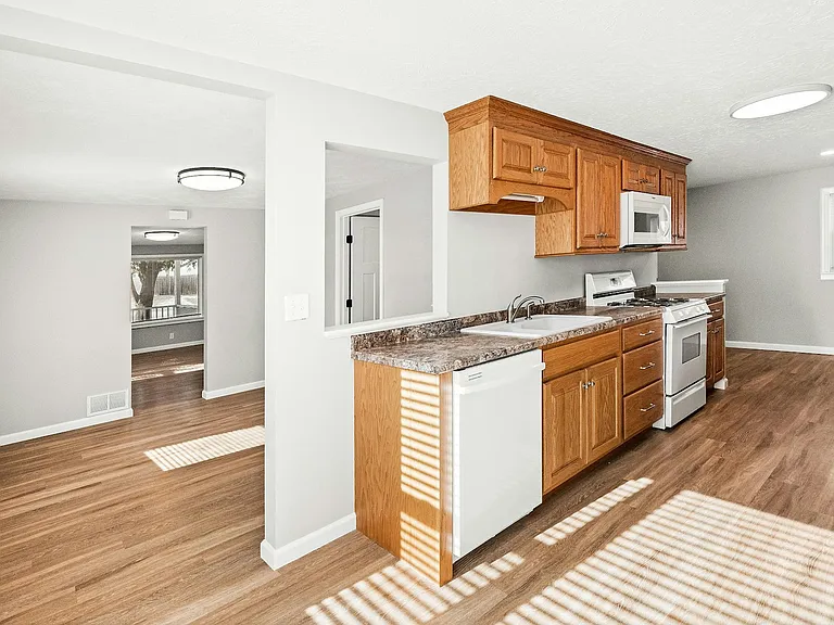 1508 Wilson St — Photo 22