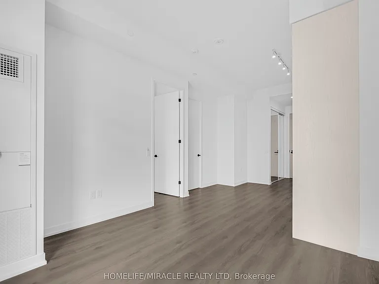 28 Interchange Way #702 — Photo 14