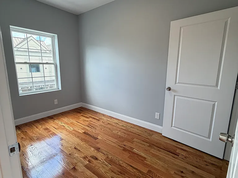 512 S 15th St #3 — Photo 5